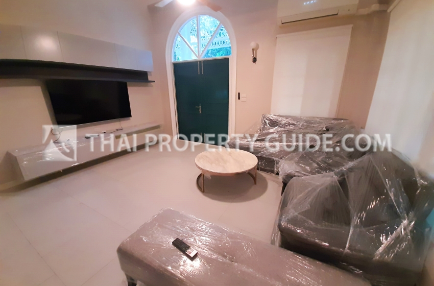 House with Shared Pool in Sukhumvit 